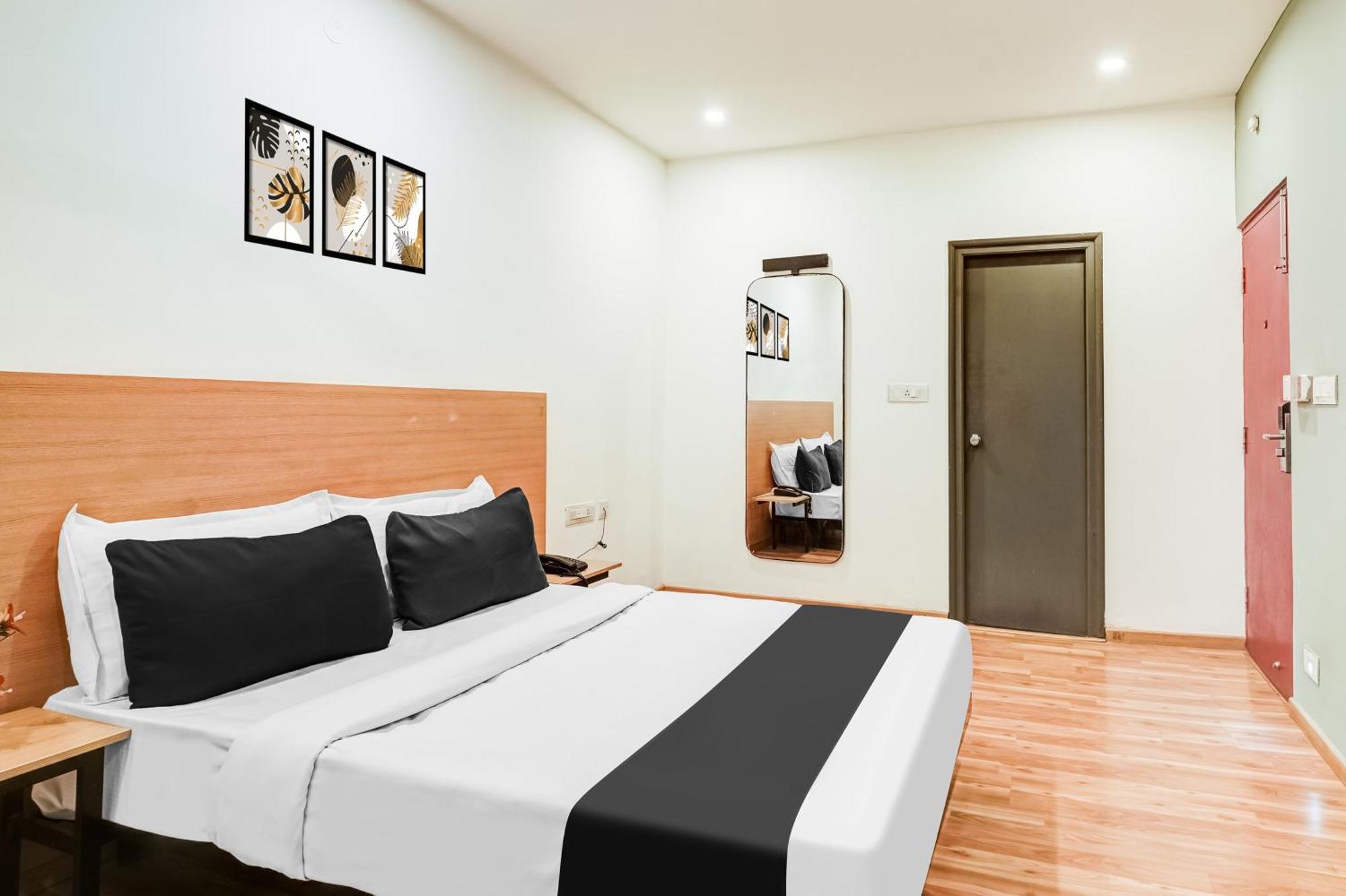 Super Townhouse Rr Nagar Hotel Bangalore Buitenkant foto