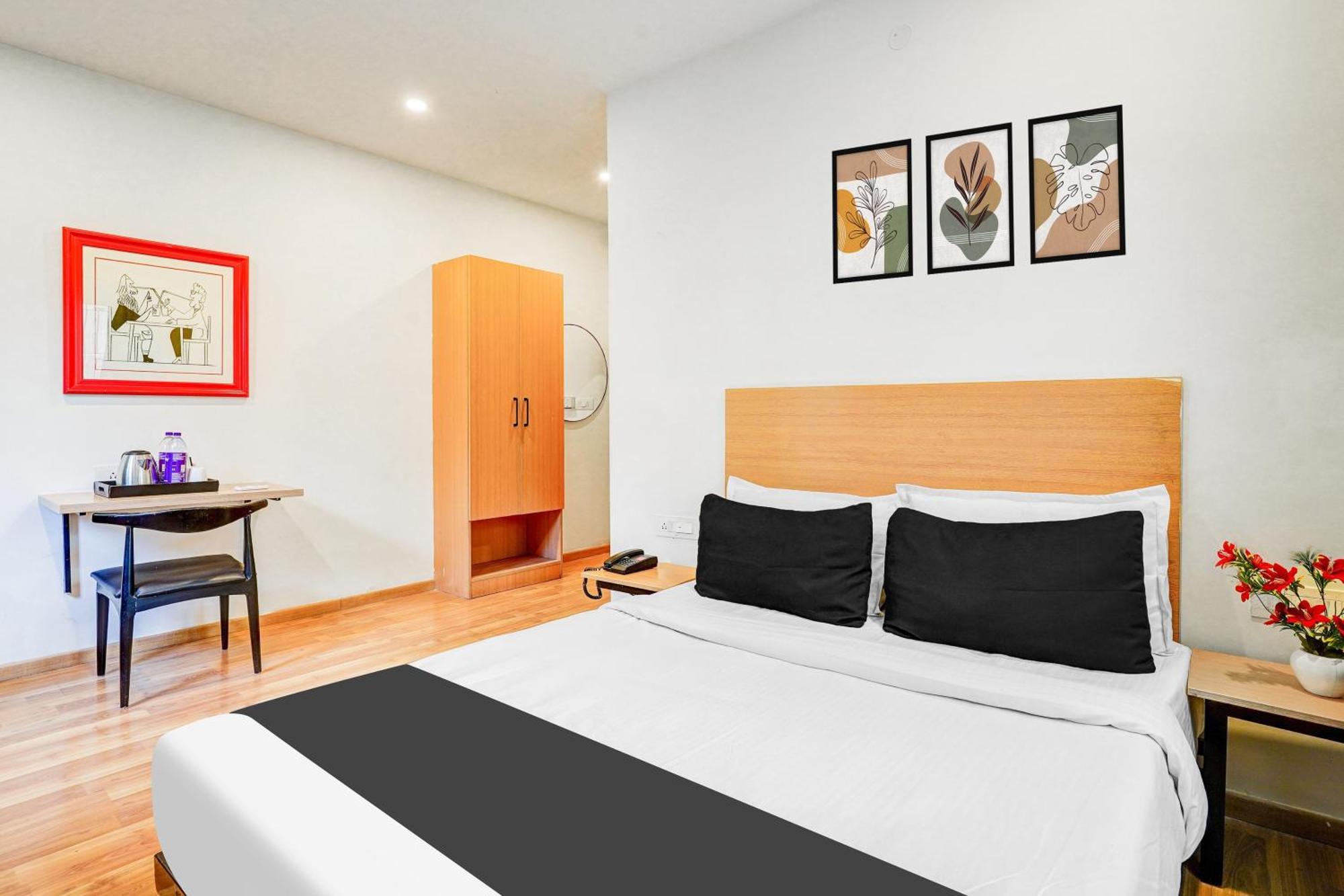 Super Townhouse Rr Nagar Hotel Bangalore Buitenkant foto