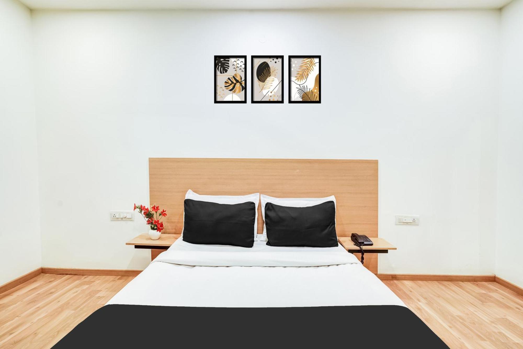 Super Townhouse Rr Nagar Hotel Bangalore Buitenkant foto