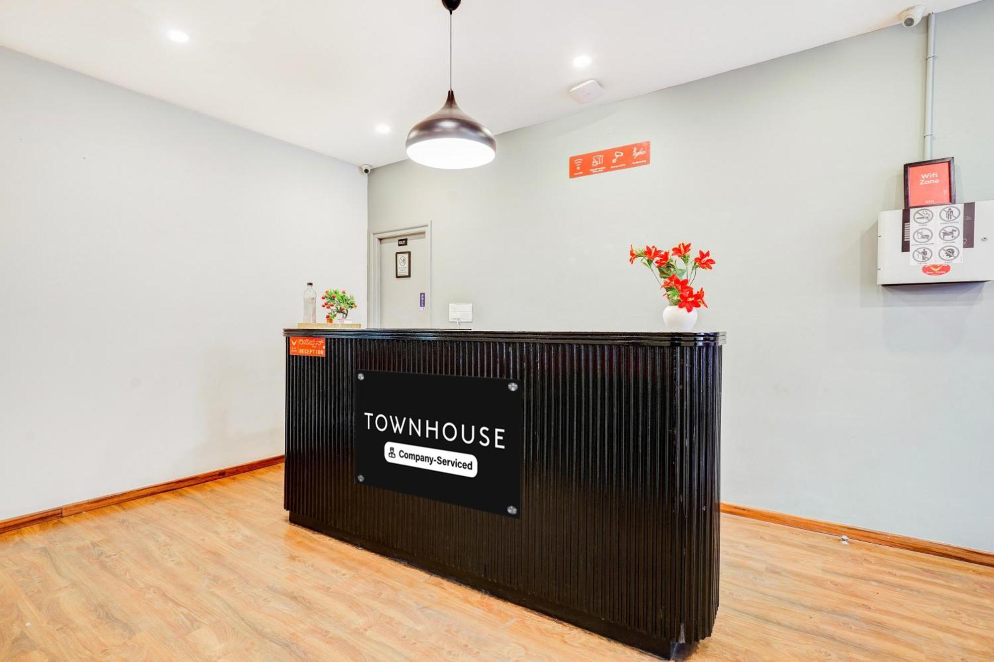 Super Townhouse Rr Nagar Hotel Bangalore Buitenkant foto